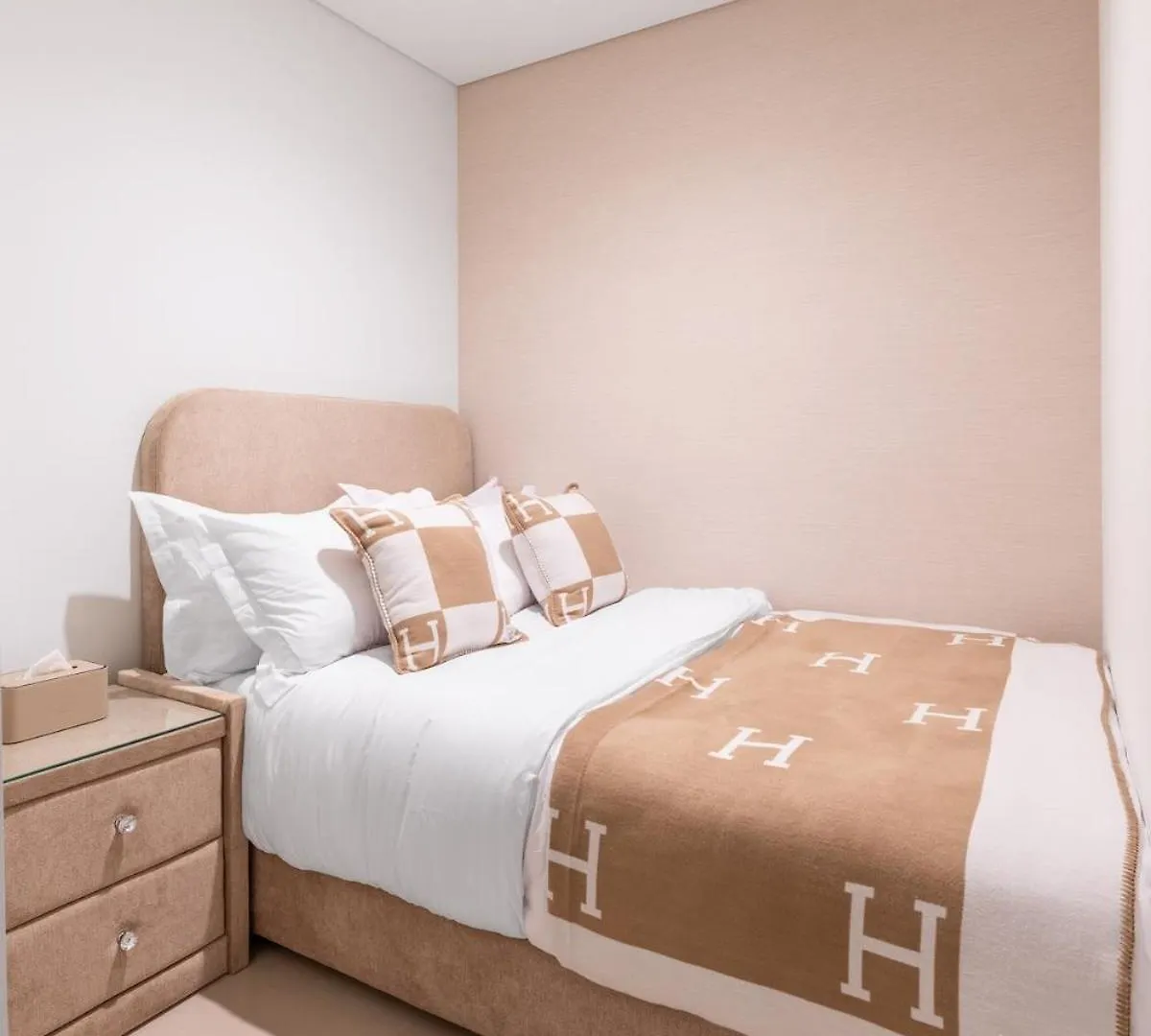 Daire Luxury 4Br With Hermes Touch & Burj Khalifa View Dubai Birleşik Arap Emirlikleri